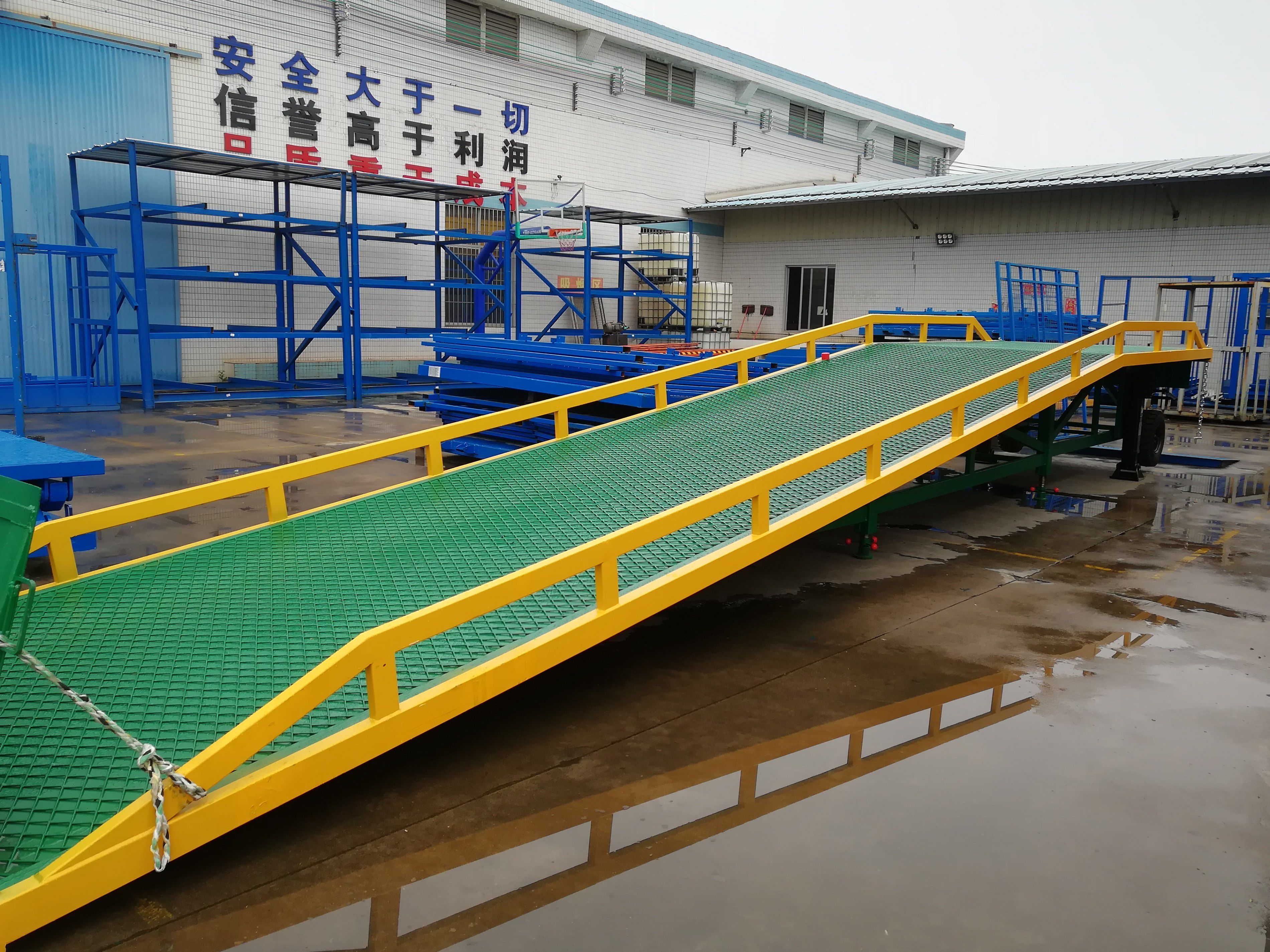 不错叉车登车桥